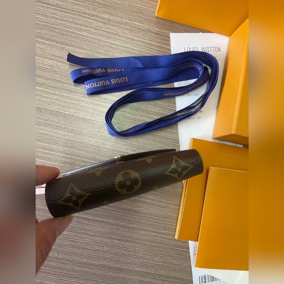 Louis Vuitton Victorine Wallet - Picture 4 of 11